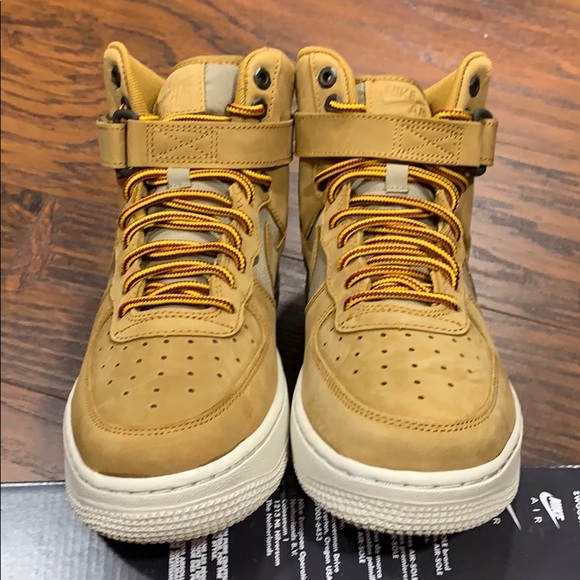NIKE AIR FORCE 1 HIGH PRM (GS) Wheat/Khaki-Light B - Picture 6 of 16